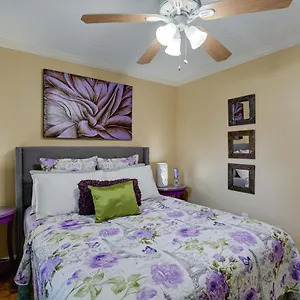 https://charming-nashville-home-near-restaurants-bars.nashville-hotels.org