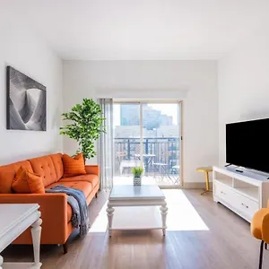 3br Premium Downtown With Office & Gym Apartment